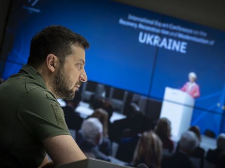 Киев и Брюссель "вышли на тот уровень в отношениях, которого Украина давно заслуживает", отметил Зеленский