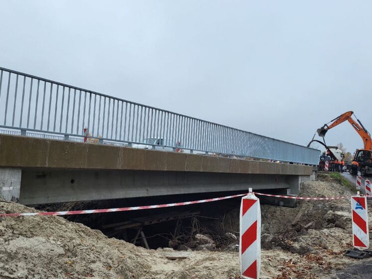 "Укравтодор" восстановил мост возле Чернигова. По нему российские оккупанты хотели ворваться в город в марте
