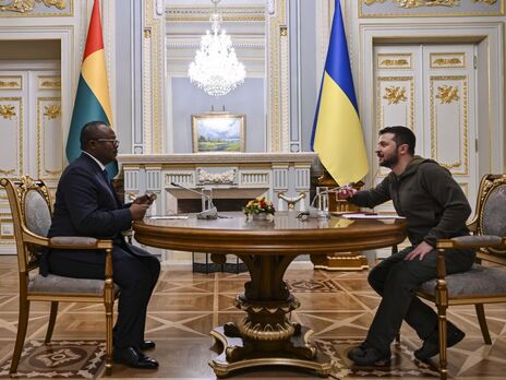 Эмбало стал первым лидером африканского государства, посетившим Украину после полномасштабного вторжения России, отметил Зеленский