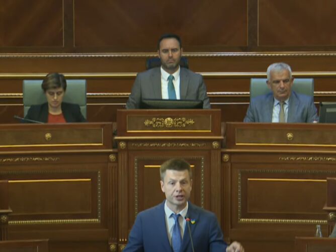 Гончаренко в парламенте Косово заявил, что нужно признать его независимость. В Раде подчеркнули, что это личная позиция нардепа