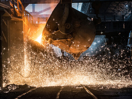 На металургійних підприємствах у вересні порівняно з довоєнним січнем середньомісячна зарплата скоротилася на 27%