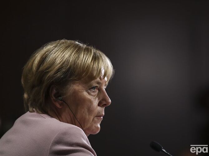 Бундестаг предупредил Меркель о "дисциплине расходов"