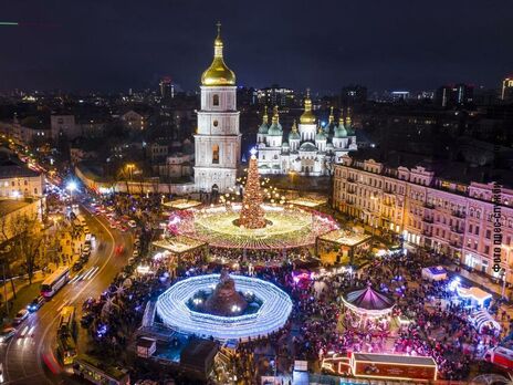 Елка, установленная в Киеве в прошлом году, вошла в топ самых красивых в Европе