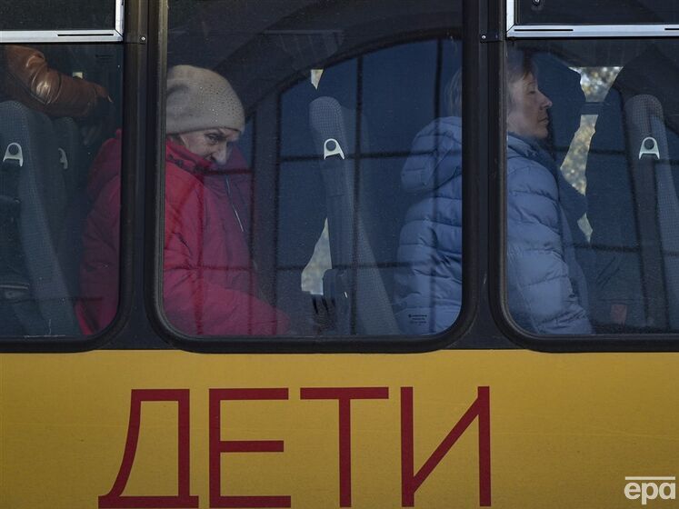 За неделю оккупанты выпустили в Запорожье с оккупированных территорий около 900 человек, еще тысячи ждут – мэр Мелитополя