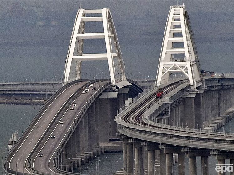 Российские оккупанты планируют восстановить движение по Крымскому мосту в декабре