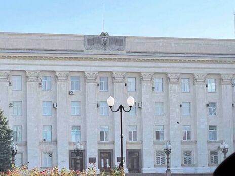 Із будівлі Херсонської ОДА зник російський прапор