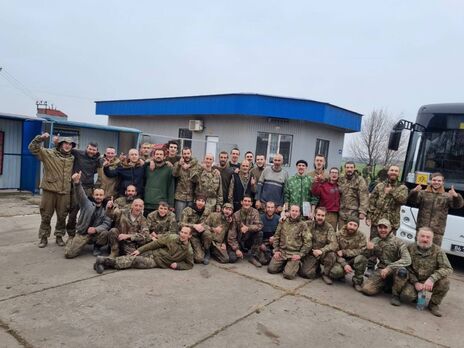 Военные вернулись в Украину из плена