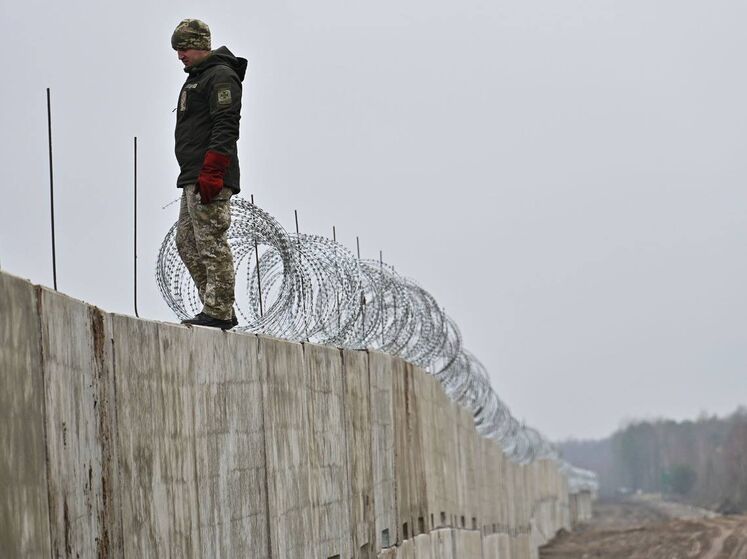 Україна будує на кордоні з Білоруссю залізобетонну стіну з колючим дротом – Тимошенко показав фото