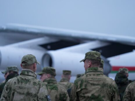 В минобороны Беларуси говорят, что данные военнообязанных сверяют до 15 минут