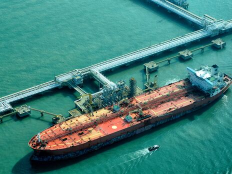 Туреччина вимагатиме страхування для танкерів, що може обмежити потоки нафти Росії – Bloomberg