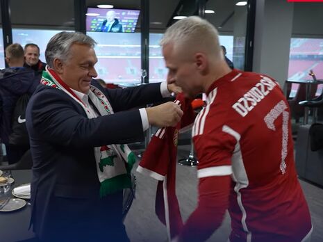 Орбан надел шарф с картой "Великой Венгрии"