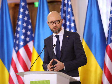 Яценюк высказал уверенность в правильности решений военного командования Украины