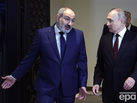 Пашинян (слева) отказался подписать итоговую декларацию саммита ОДКБ