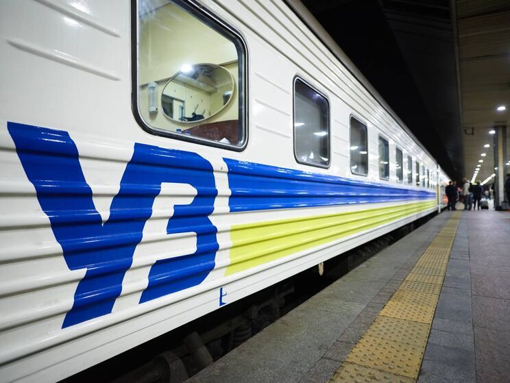 25 листопада через проблеми з електроенергією спізнюється 14 потягів "Укрзалізниці"