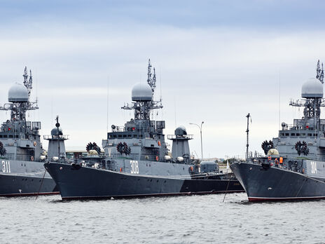 В Средиземном море находятся девять кораблей России