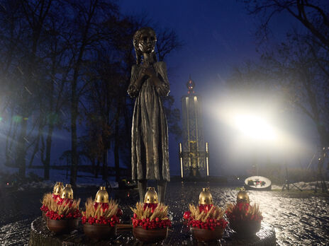 В Киеве супруги Зеленские и премьеры Бельгии и Литвы почтили память жертв голодоморов в Украине. Фоторепортаж