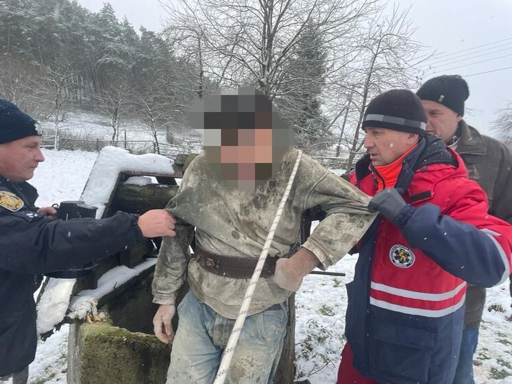 Во Львовской области местный житель упал в колодец и провел там три дня – полиция