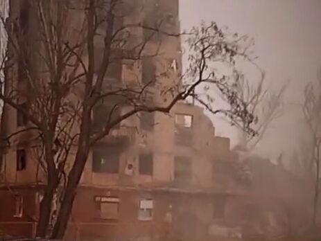 Россияне уничтожают дома в Мариуполе