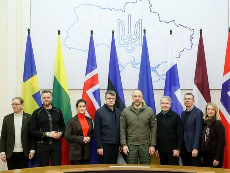 Премьер-министр Украины встретился с представителями семи стран