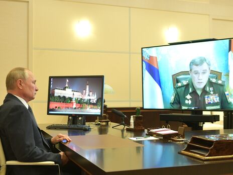 Путин (слева) после военных неудач в Украине натравил на российских генералов Кадырова и Пригожина, заявил Пионтковский
