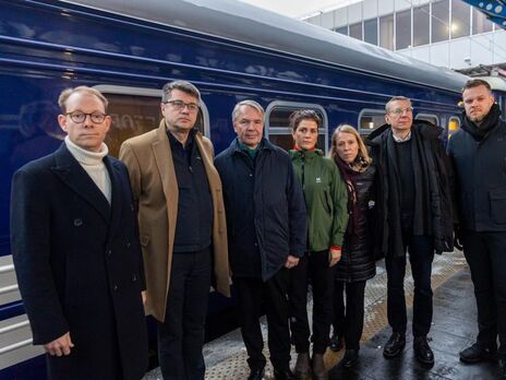 Глава МИД Швеции Биллстрем (первый слева) 28 ноября посетил Киев вместе с европейскими коллегами