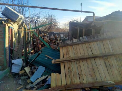 Уламки пошкодили житловий будинок і склад