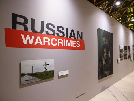 Фонд Віктора Пінчука відкрив у британському парламенті виставку Russian War Crimes