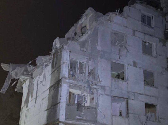 Російські окупанти вдарили ракетою С-300 по житловому будинку в Харківській області