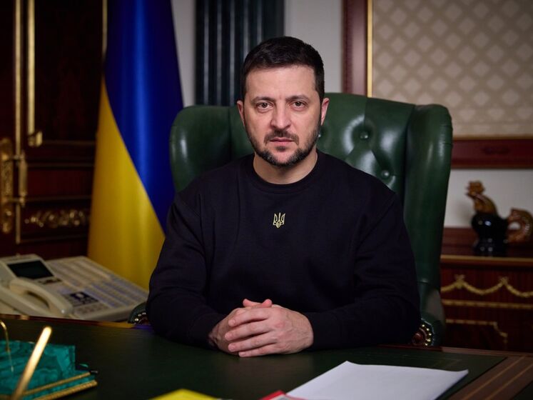 Зеленский приехал в Славянск и поздравил ВСУ с Днем украинской армии