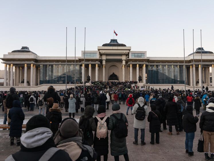 В Монголии прошли массовые акции протеста. Протестующие штурмовали Дворец правительства