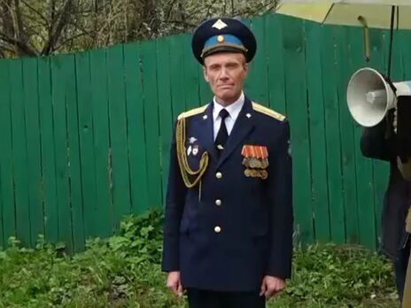 По данным украинских правоохранителей, в результате приказа Зеленова погибла женщина, еще по меньшей мере двое мирных жителей получили тяжелые ранения