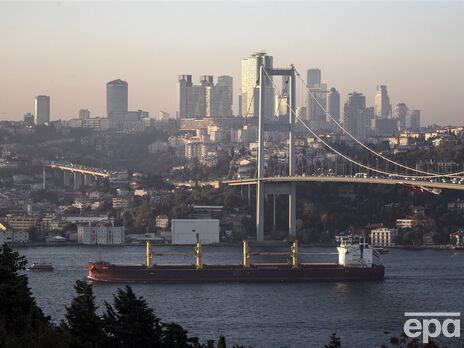 Туреччина почала пропускати танкери з нафтою через Босфор і Дарданелли