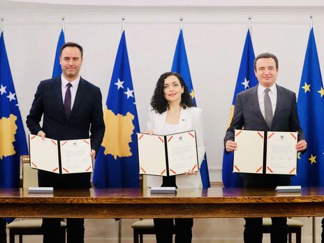 Османі, а також глава уряду та спікер парламенту Косова підписали заявку на вступ до ЄС