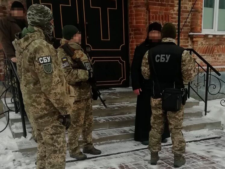 СБУ пришла с осмотром в мужской монастырь УПЦ МП в Сумской области