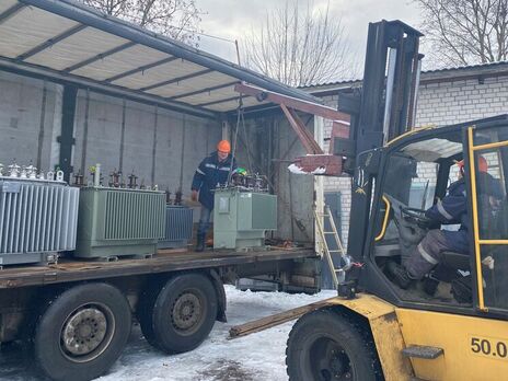 В Україну прибуло вже понад 200 вантажів з енергетичним обладнанням від партнерів – Шмигаль