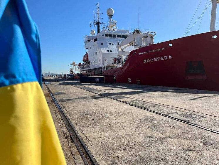 Украинский ледокол "Ноосфера" вышел из Кейптауна в Антарктику. Судно начинает новый сезон