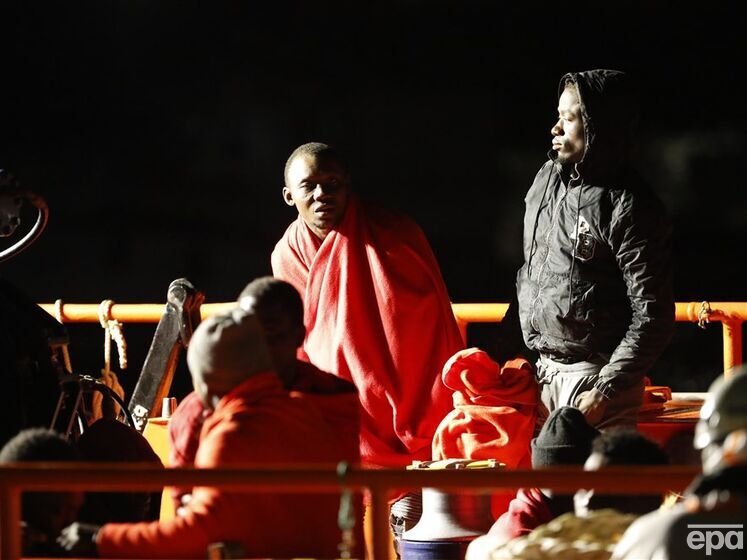 В ООН призвали спасти мигрантов, судно с которыми уже месяц дрейфует в Индийском океане