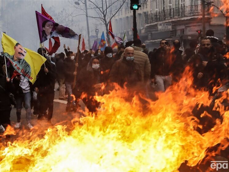 У Парижі після вбивства трьох курдів сталися сутички протестувальників із поліцією. Відео
