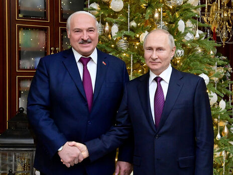 Яценюк: Лукашенко буде першим, хто відправить вінок на могилу Путіна