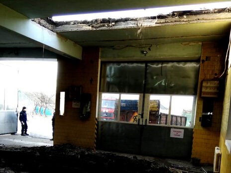 Один снаряд оккупантов попал в здание 22-й государственной пожарно-спасательной части в Очакове, отметили в ГСЧС