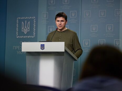 Україні затягувати війну невигідно, заявив Подоляк