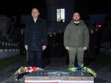 Зеленский и Дуда во Львове почтили память погибших украинских военных и погибших польских военных на Мемориале орлят
