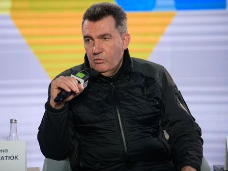 Ни один депутат от ОПЗЖ "не имеет морального права" находиться в Верховной Раде Украины, отметил Данилов