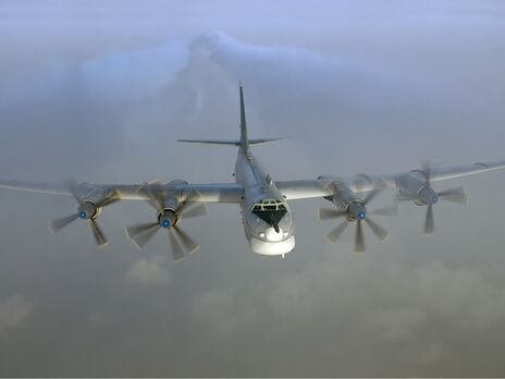 У повітрі вдень 14 січня перебувають російські Ту-95, можливий масований ракетний удар, попередив Павлюк.
