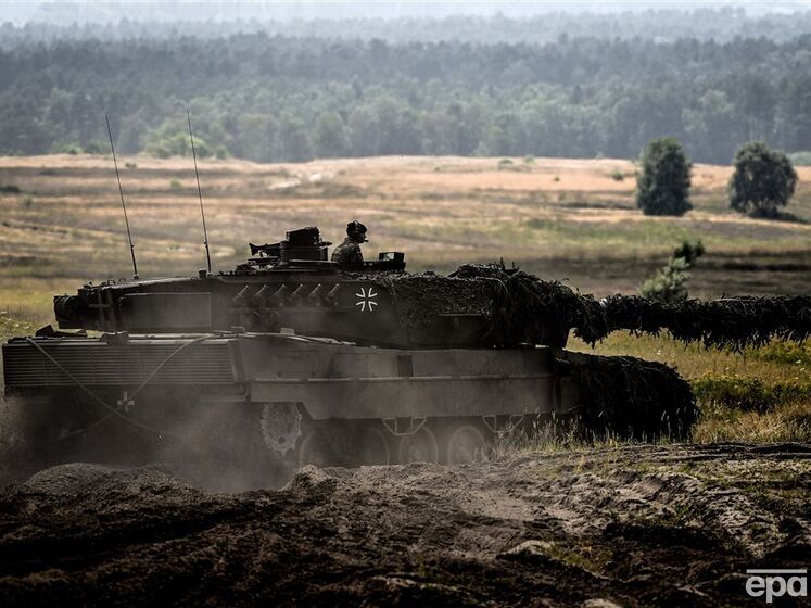 Німецький концерн Rheinmetall заявив, що зможе передати Україні танки Leopard не раніше ніж за рік