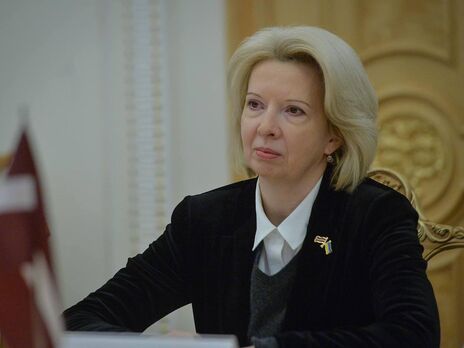 Для Мурнієце це перший візит в Україну на посаді міністра оборони