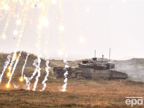 Уперше від початку повномасштабного вторгнення РФ Україна очікує на постачання важкої бронетехніки від західних партнерів, зокрема основних бойових танків Leopard 2