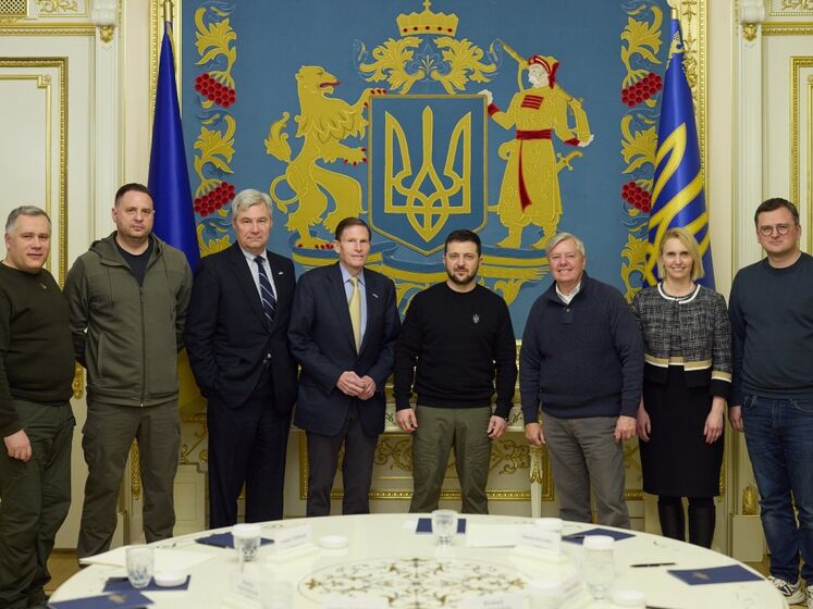Американські сенатори зустрілися із Зеленським і Шмигалем в Україні. Обговорили постачання зброї, ПВК "Вагнер" і ймовірність нового наступу РФ