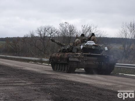Т-80У є вдосконаленою версією танка Т-80