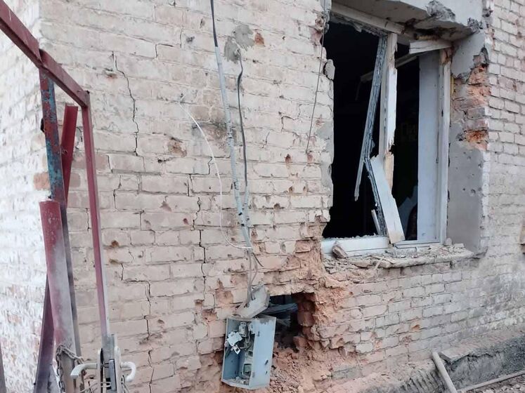 Оккупанты полностью разрушили дом в приграничном селе в Сумской области, осколочные ранения получил 17-летний подросток – ОВА